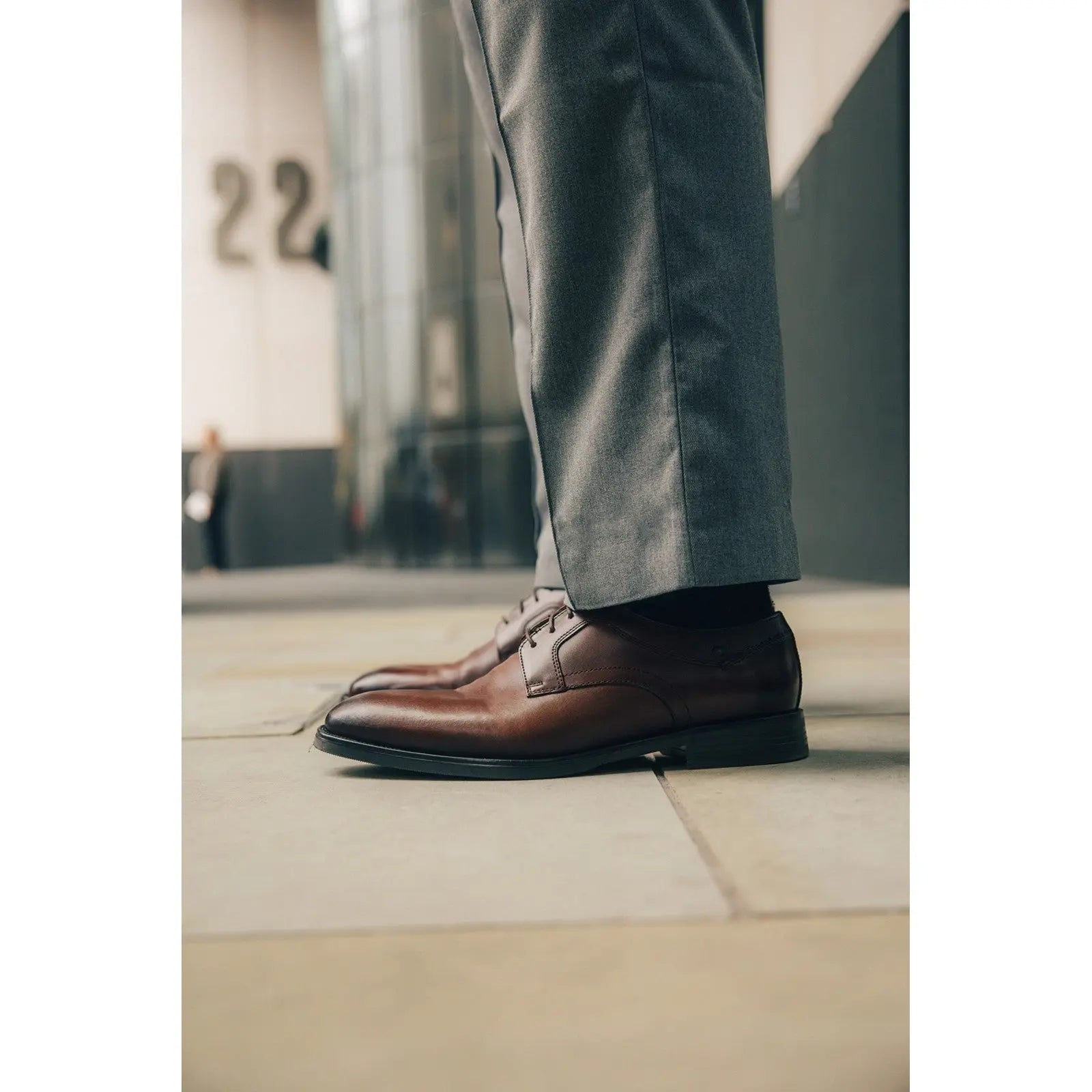 Sleeve Lace Up Shoe